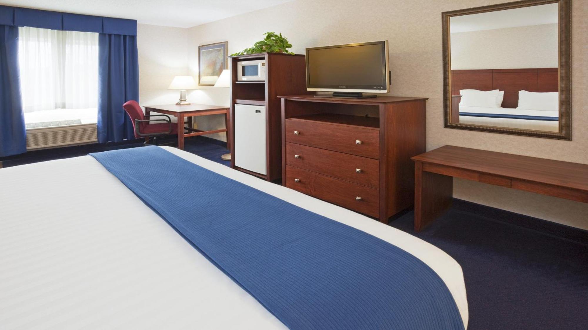 Holiday Inn Express Deforest By Ihg Exterior foto