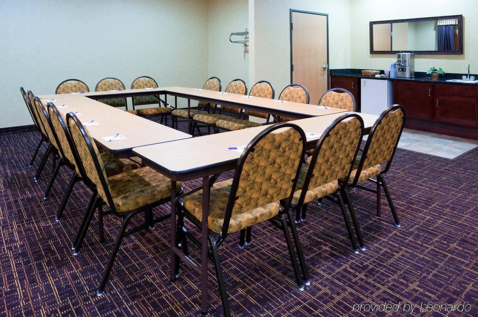 Holiday Inn Express Deforest By Ihg Exterior foto